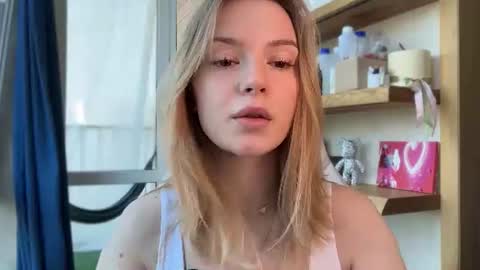 Im Emi streaming with my friend Reyna today online show from June 16, 2026, 10:40 am
