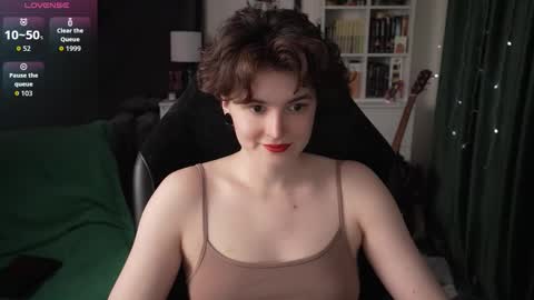 Helen Blossom online show from October 10, 2025, 8:08 pm