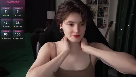 Helen Blossom online show from November 10, 2025, 1:21 pm