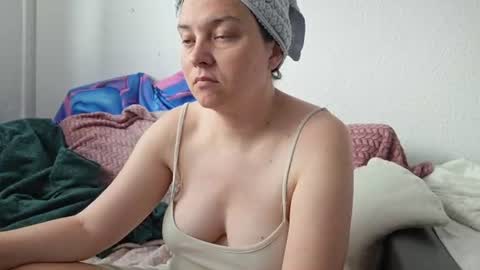 Snapshot of cyndee_winter chatting on June 13, 2026, 4:27 pm Cyndee Winter online show from June 13, 2026, 4:27 pm