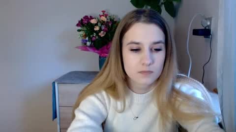 CyntiaNatural online show from February 18, 2025, 3:43 pm