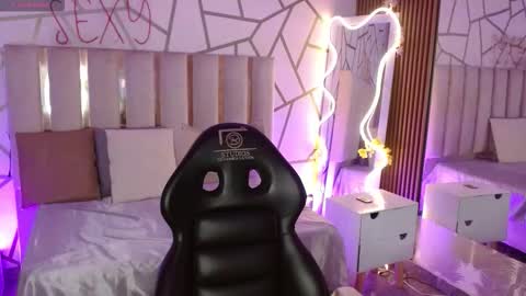 cyrus_tay online show from March 19, 2026, 12:53 pm