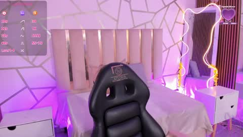 cyrus_tay online show from April 20, 2026, 12:08 pm