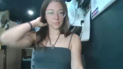 d3sert_moon online show from November 30, 2025, 5:17 pm
