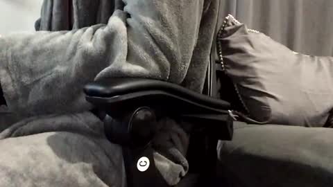 daan2021 online show from April 16, 2026, 7:47 pm