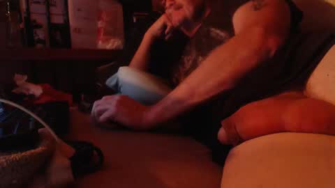 Snapshot of daddiesmonstercock chatting on December 16, 2025, 2:49 am daddiesmonstercock online show from December 16, 2025, 2:49 am