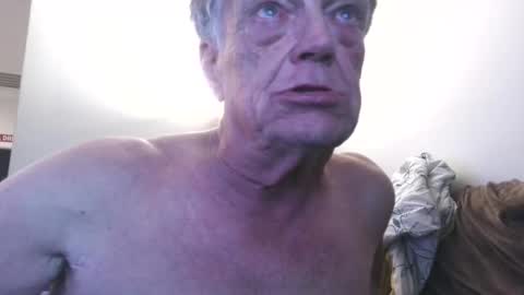 Snapshot of daddydave6400 chatting on April 11, 2026, 9:13 am daddydave6400 online show from April 11, 2026, 9:13 am