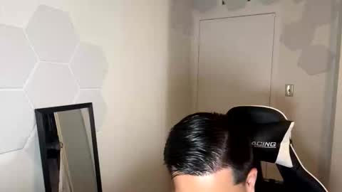 Snapshot of daddyfit95 chatting on June 6, 2026, 4:50 am daddyfit95 online show from June 6, 2026, 4:50 am