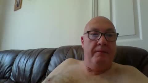 Snapshot of daddyhere4uall6 chatting on October 18, 2025, 8:26 am daddyhere4uall6 online show from October 18, 2025, 8:26 am