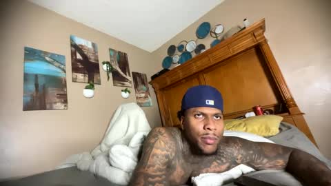 sexy tatted king bbc online show from October 11, 2025, 7:18 am