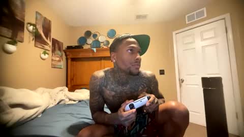 sexy tatted king bbc online show from April 1, 2026, 8:39 pm