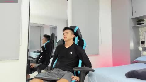 Snapshot of daddyrich4u chatting on September 10, 2025, 11:49 pm daddyrich4u online show from September 10, 2025, 11:49 pm