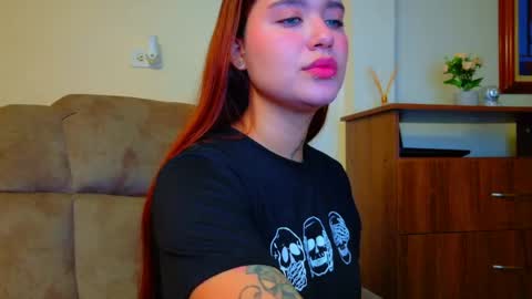 Snapshot of daddys_little_secrett chatting on May 26, 2026, 2:29 am Valen online show from May 26, 2026, 2:29 am