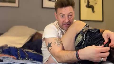 Snapshot of daddyswede23 chatting on April 18, 2026, 1:42 am daddyswede23 online show from April 18, 2026, 1:42 am