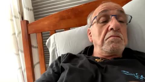 daddyweis online show from April 17, 2026, 4:26 am