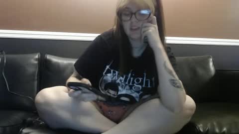 Snapshot of dadsdoll2 chatting on March 30, 2026, 2:01 am dadsdoll2 online show from March 30, 2026, 2:01 am