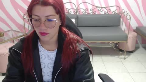 daffne evans online show from November 14, 2025, 8:07 pm