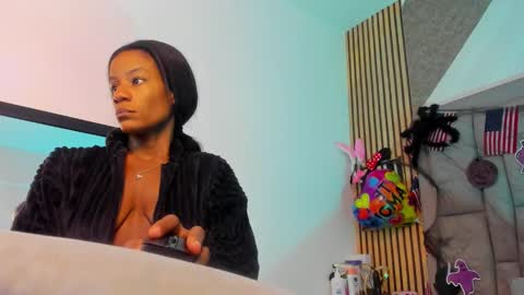 daffnelewis online show from October 20, 2025, 11:21 am