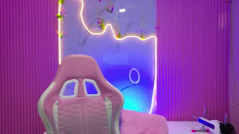 Dafne  online show from April 10, 2026, 8:02 pm