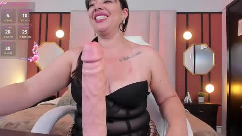 Snapshot of dafne_00 chatting on January 21, 2025, 6:02 pm Dafne online show from January 21, 2025, 6:02 pm