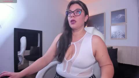 Snapshot of dafne_00 chatting on March 8, 2025, 12:30 pm Dafne online show from March 8, 2025, 12:30 pm