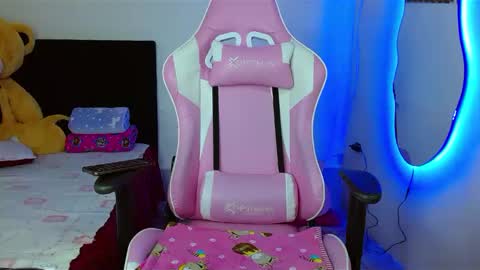 dafne_hot77 online show from March 11, 2025, 6:41 pm