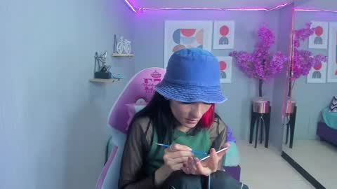 dafne huges online show from January 10, 2025, 10:46 pm