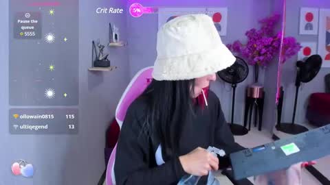 dafne huges online show from February 10, 2025, 7:28 pm