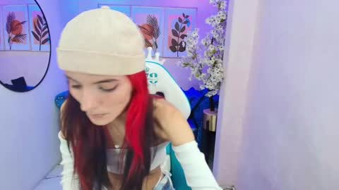 dafne huges online show from September 23, 2025, 5:27 pm