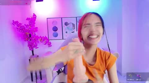 dafne huges online show from October 24, 2025, 8:38 pm