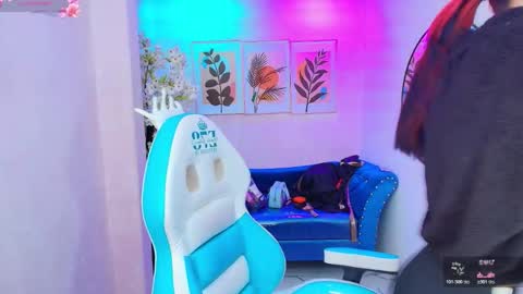 dafne huges online show from November 19, 2025, 7:25 pm