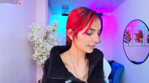 dafne huges online show from November 21, 2025, 7:12 pm