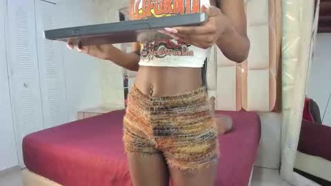 Dafnee online show from October 20, 2025, 12:49 pm