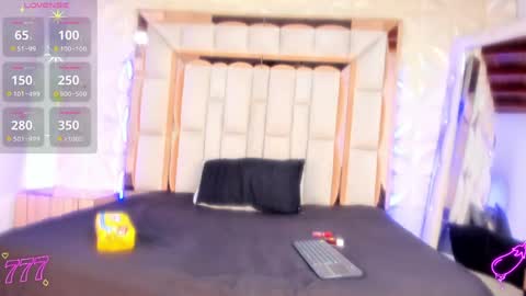 Snapshot of dafnee_adams chatting on May 20, 2026, 12:33 pm Dafnee online show from May 20, 2026, 12:33 pm