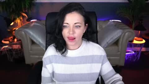 Snapshot of dafni_mon chatting on April 23, 2026, 5:52 am Dafni Mon online show from April 23, 2026, 5:52 am
