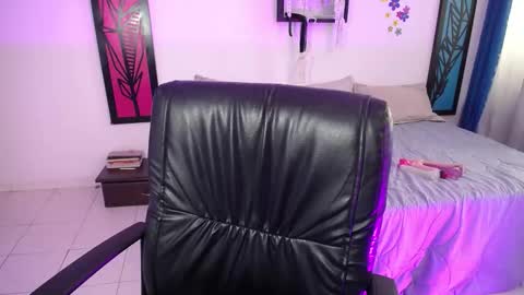 Snapshot of dahiana_sterling chatting on February 10, 2025, 6:03 pm Dahiana online show from February 10, 2025, 6:03 pm