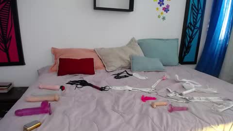 Snapshot of dahiana_sterling chatting on February 12, 2025, 6:09 pm Dahiana online show from February 12, 2025, 6:09 pm