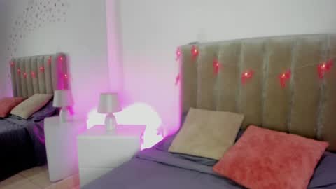 Dahlia online show from January 15, 2025, 8:05 pm