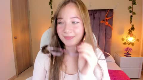 Dahlia online show from October 9, 2025, 9:35 pm