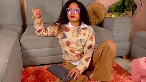 Snapshot of dahliabrowniee chatting on April 23, 2026, 12:56 am Dahli online show from April 23, 2026, 12:56 am