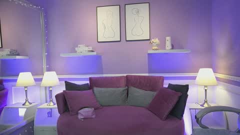 Dahlia Grey online show from November 11, 2025, 11:43 am