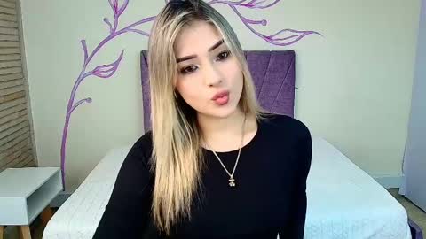 Dahlia online show from February 10, 2025, 7:49 pm