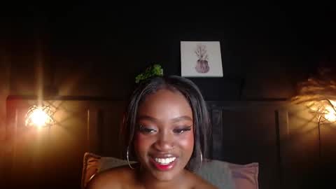 DAHYAN online show from November 7, 2025, 1:55 pm