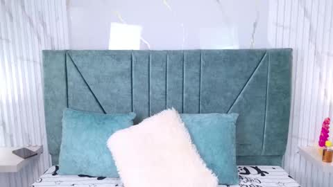 Juls online show from February 5, 2026, 9:30 pm