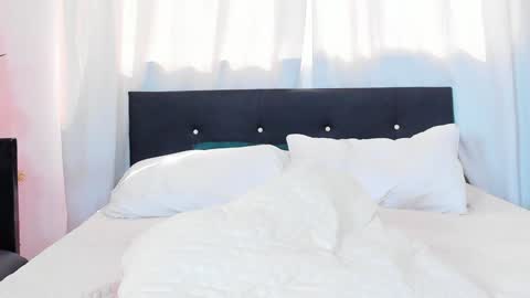 Daila Smith  online show from December 12, 2024, 7:04 pm