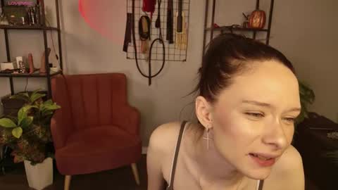 daily_glam online show from October 23, 2025, 12:26 pm