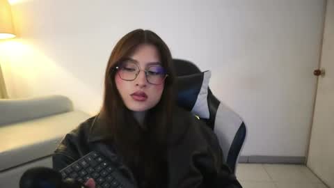 Lauren            online show from April 22, 2026, 1:12 pm