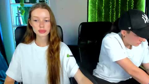 Snapshot of daisy_baby_ chatting on July 7, 2026, 12:20 pm daisy online show from July 7, 2026, 12:20 pm