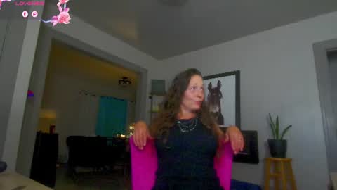 Snapshot of daisy_dove chatting on August 1, 2026, 3:06 am Daisy online show from August 1, 2026, 3:06 am