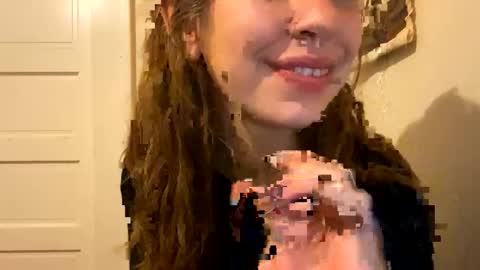 Snapshot of daisybaby699 chatting on May 27, 2026, 6:43 am DaisyB3 online show from May 27, 2026, 6:43 am